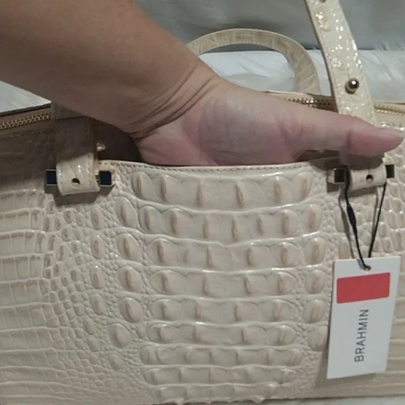 SOLD!! NWT Alice Sunglow Melbourne Genuine Leather Brahmin Bag W Dust Bag - Picture 10 of 16